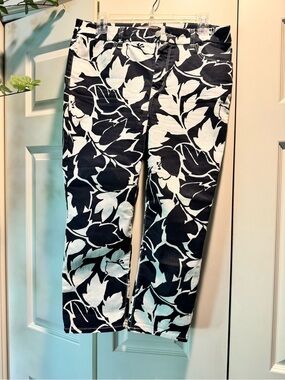 Chicos Floral Crop Pants 0.5